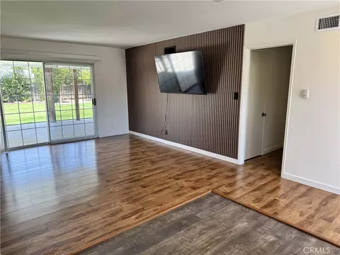 Living - 1561 Arcane, Simi Valley, CA 93065 photo 2 of 3