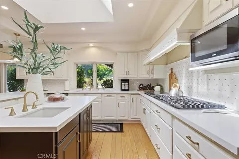 Kitchen - 950 Hampton, Arcadia, CA 91006 photo 4 of 4