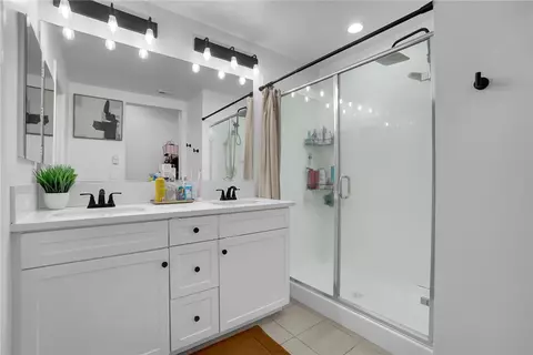 Bath - 441 S Glendora Ave, Glendora, CA 91741 photo 2 of 3