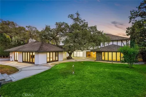 Exterior - 1005 Hampton Rd, Arcadia, CA 91006 photo 4 of 10