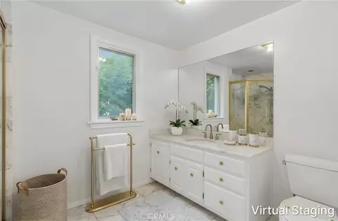 Bath - 1005 Hampton Rd, Arcadia, CA 91006 photo 2 of 4