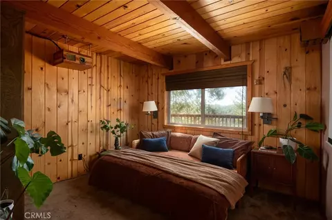 Bedroom - 459 Pioneer, Lake Arrowhead, CA 92352 photo 1 of 7