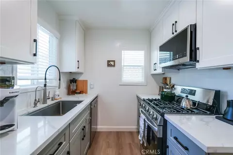 Kitchen - 229 E Washington, Pasadena, CA 91104 photo 1 of 4
