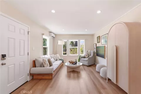 Living - 229 E Washington, Pasadena, CA 91104 photo 1 of 4