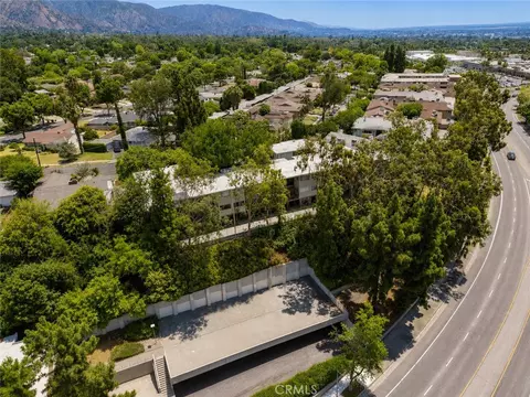 View/Area - 395 Cliff Dr #106, Pasadena, CA 91107 photo 3 of 4