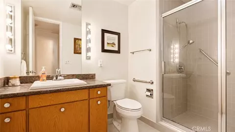 Bath - 395 Cliff Dr #106, Pasadena, CA 91107 photo 1 of 2