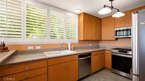 Kitchen - 395 Cliff Dr #106, Pasadena, CA 91107 photo 2 of 4