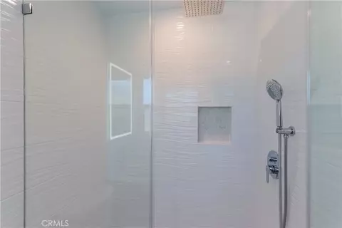 Bath - 8363 Palais, Stanton, CA 90680 photo 5 of 6