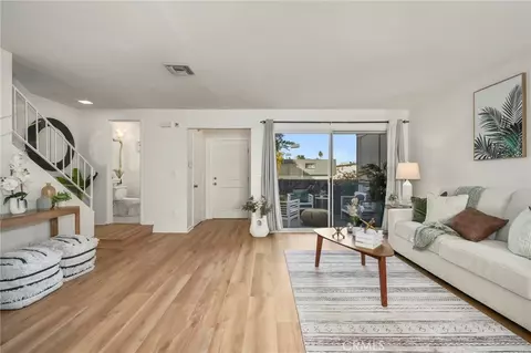 18550 Hatteras St #87, Tarzana, CA 91356