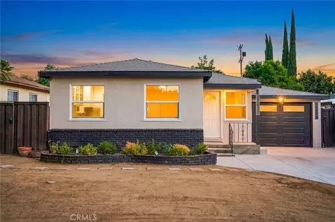 22432 Berdon St, Woodland Hills, CA 91367