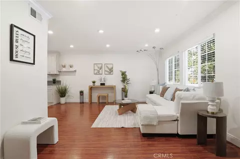 4189 Vineland Ave #111, Studio City, CA 91602