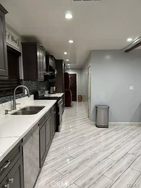 1661 Forest, Pasadena, CA 91103 photo 4