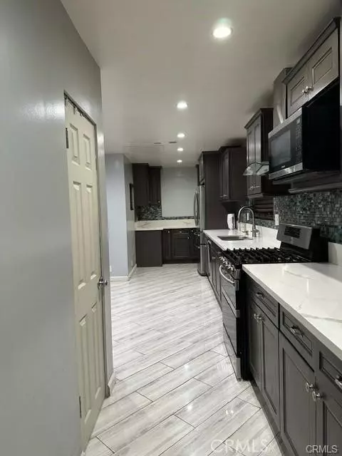 1661 Forest, Pasadena, CA 91103 photo 5