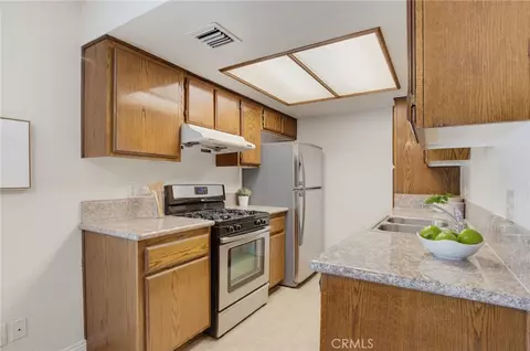 Kitchen - 77 N Michigan Ave #15, Pasadena, CA 91106 photo 1 of 3