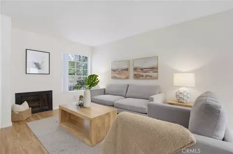 Living - 77 N Michigan Ave #15, Pasadena, CA 91106 photo 2 of 3
