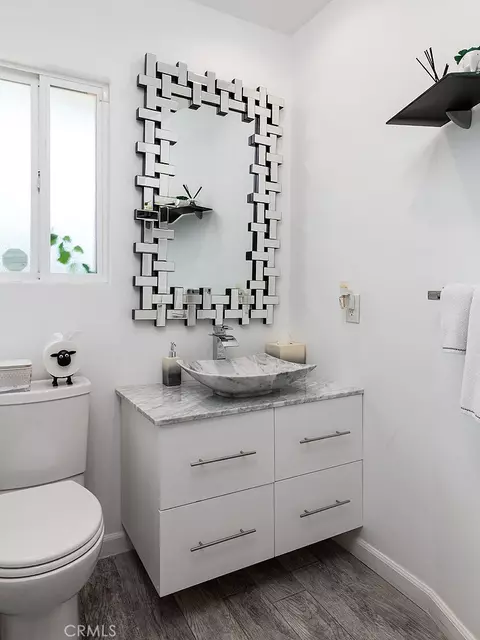 Bath - 3301 Vickers, Glendale, CA 91208 photo 1 of 5