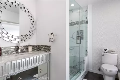 Bath - 3301 Vickers, Glendale, CA 91208 photo 3 of 5