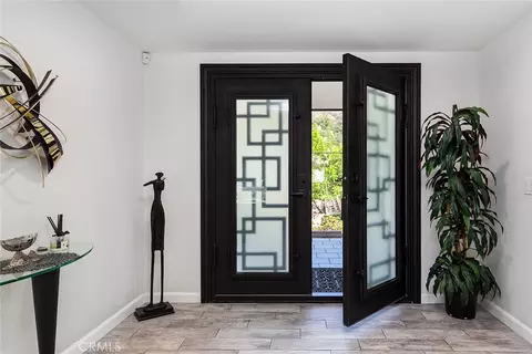 Entry Way - 3301 Vickers, Glendale, CA 91208 photo 1 of 2