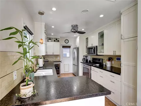 Kitchen - 367 Eaton Dr, Pasadena, CA 91107 photo 2 of 3