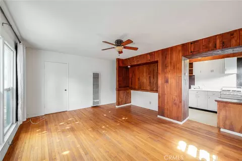 Living - 5320 E Broadway, Long Beach, CA 90803 photo 7 of 9