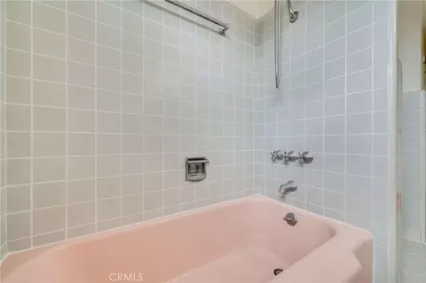Bath - 5320 E Broadway, Long Beach, CA 90803 photo 2 of 4