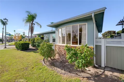 Exterior - 5320 E Broadway, Long Beach, CA 90803 photo 3 of 6