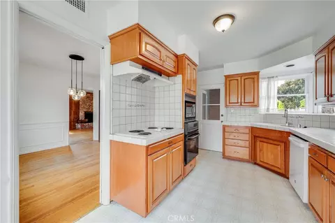 Kitchen - 5320 E Broadway, Long Beach, CA 90803 photo 1 of 4