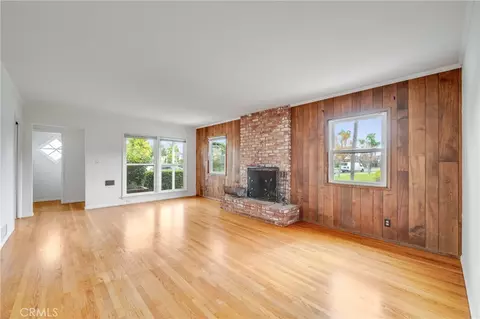Living - 5320 E Broadway, Long Beach, CA 90803 photo 1 of 9