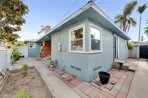 Exterior - 5320 E Broadway, Long Beach, CA 90803 photo 5 of 6