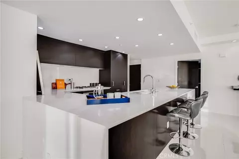 Kitchen - 400 W Ocean, Long Beach, CA 90802 photo 4 of 9