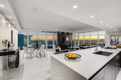Kitchen - 400 W Ocean, Long Beach, CA 90802 photo 1 of 9