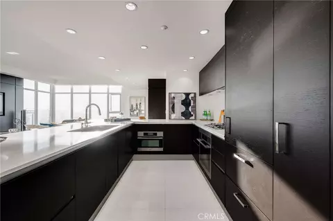 Kitchen - 400 W Ocean, Long Beach, CA 90802 photo 6 of 9