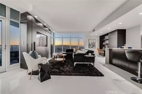 Living - 400 W Ocean, Long Beach, CA 90802 photo 1 of 1