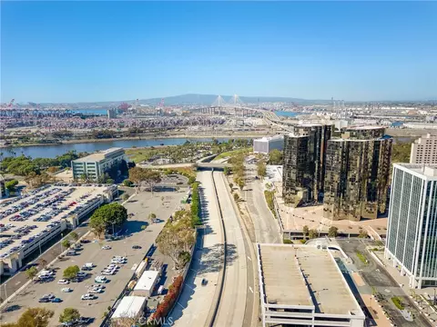Exterior - 400 W Ocean, Long Beach, CA 90802 photo 2 of 4