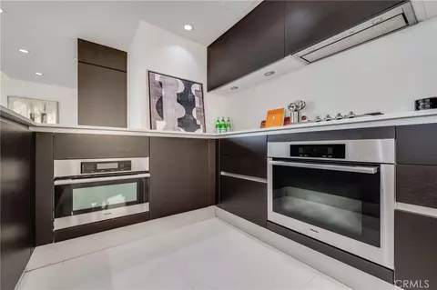 Kitchen - 400 W Ocean, Long Beach, CA 90802 photo 8 of 9