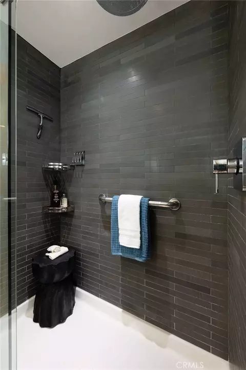 Bath - 400 W Ocean, Long Beach, CA 90802 photo 3 of 5