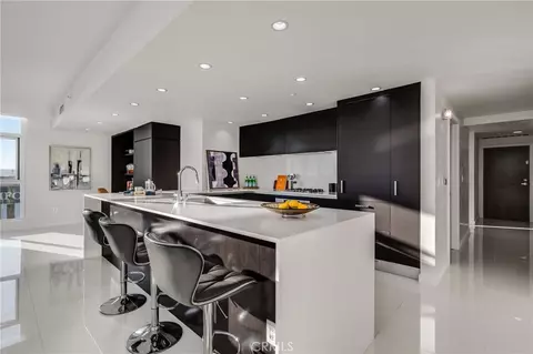Kitchen - 400 W Ocean, Long Beach, CA 90802 photo 5 of 9