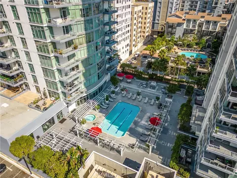 Exterior - 400 W Ocean, Long Beach, CA 90802 photo 4 of 4