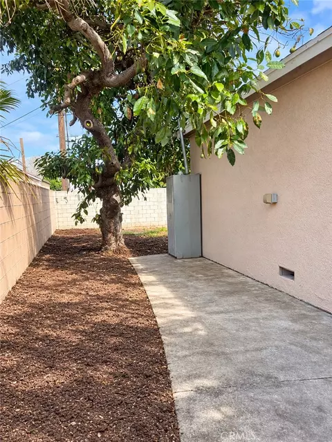 Exterior - 937 W Cedar, Compton, CA 90220 photo 2 of 4