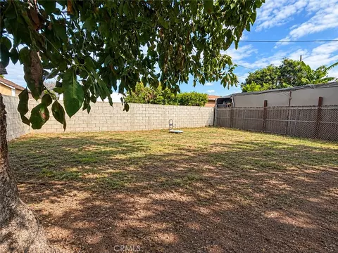 Exterior - 937 W Cedar, Compton, CA 90220 photo 4 of 4