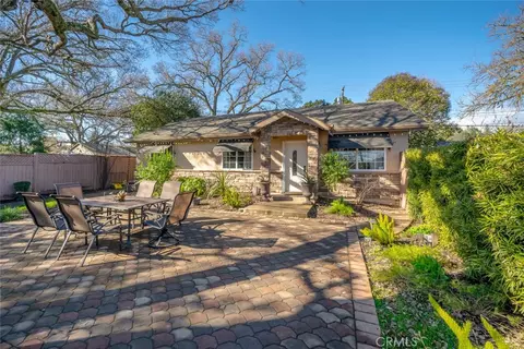 419 Oak St, Paso Robles, CA 93446