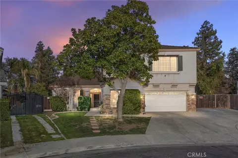 8504 Harbor Club Dr, Bakersfield, CA 93312