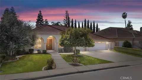 10211 Mountaingate Ln, Bakersfield, CA 93311