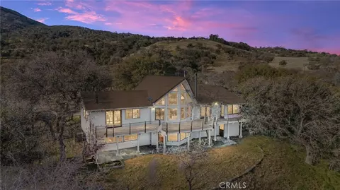 29618 Hart Oaks Dr, Keene, CA 93531