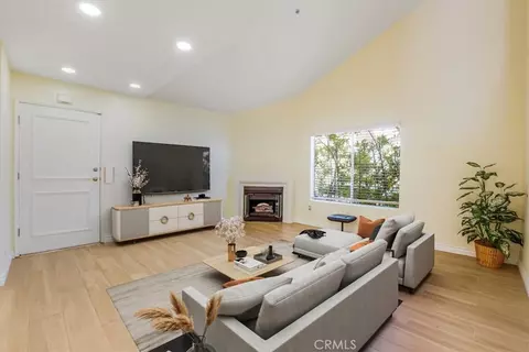 9315 Woodman Ave #8, Arleta, CA 91331