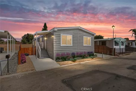 156 Hickorywood Ln, Bakersfield, CA 93308