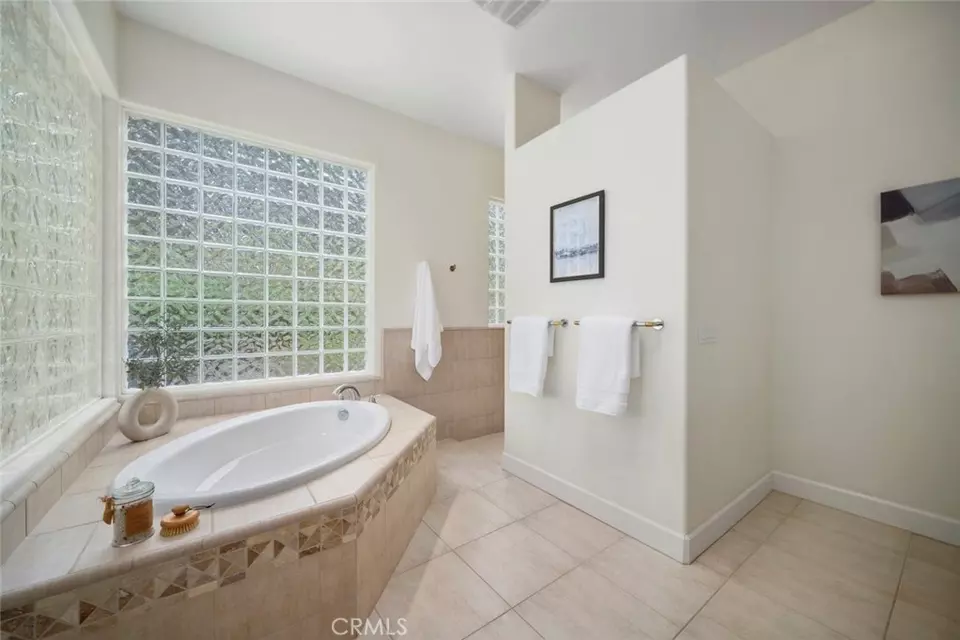 Bath - 615 Sweet Donna Pl, Nipomo, CA 93444 photo 2 of 7