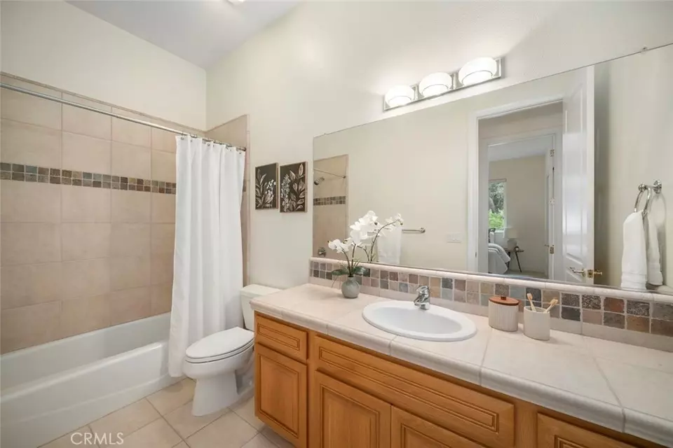 Bath - 615 Sweet Donna Pl, Nipomo, CA 93444 photo 4 of 7