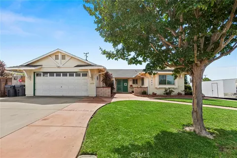 902 Evergreen Ave, Santa Maria, CA 93454