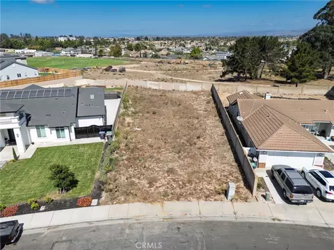 827 Firefox Dr, Santa Maria, CA 93455